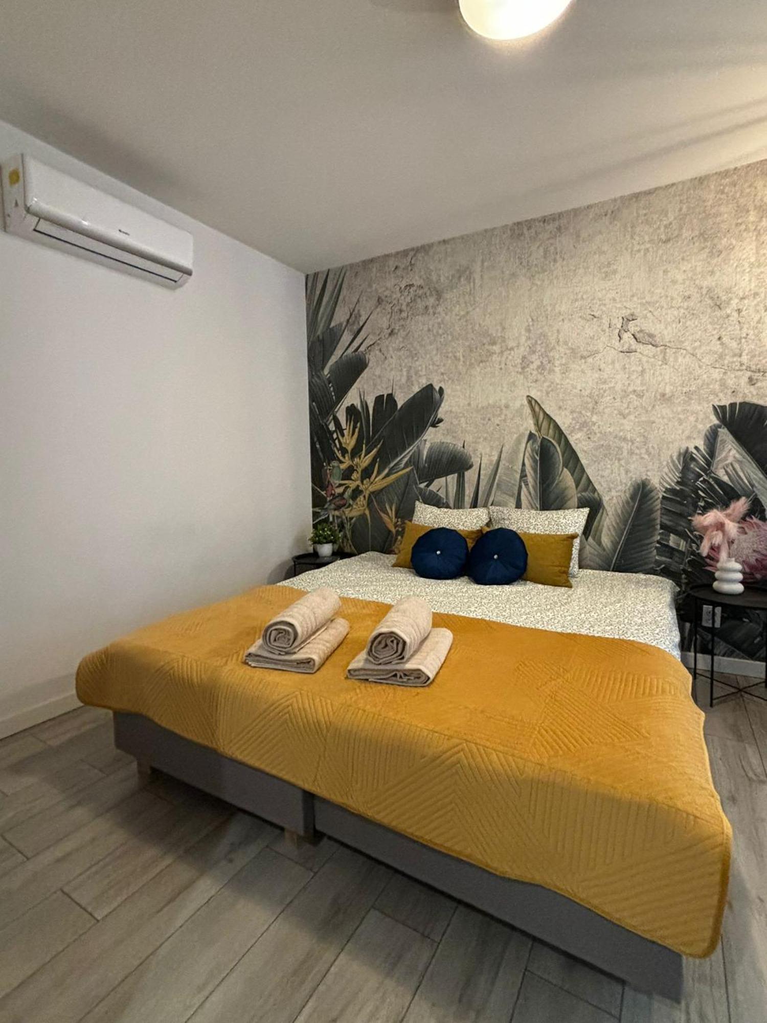 Wow! Paradise Aparthotel Cracóvia Exterior foto